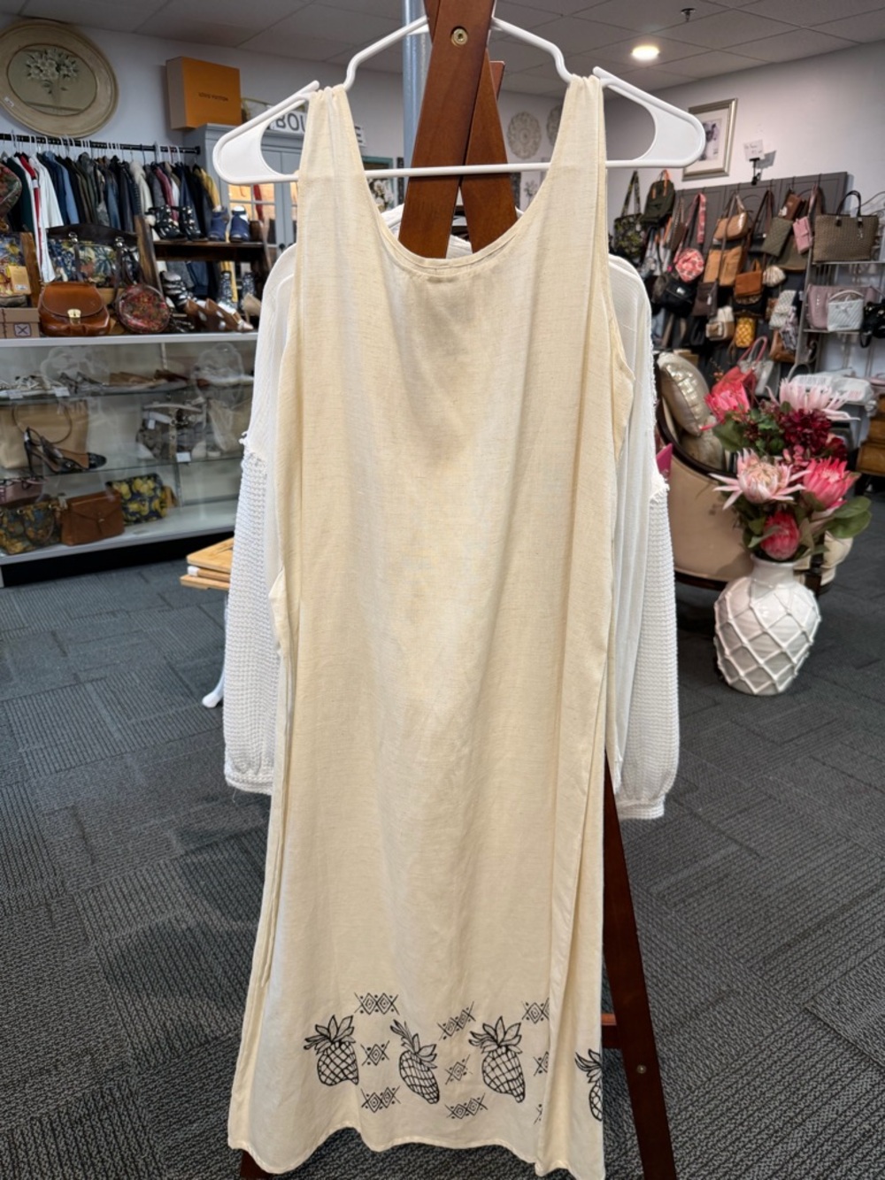 Cream Sleeveless Maxi Dress with Pineapple Hem - Unbranded